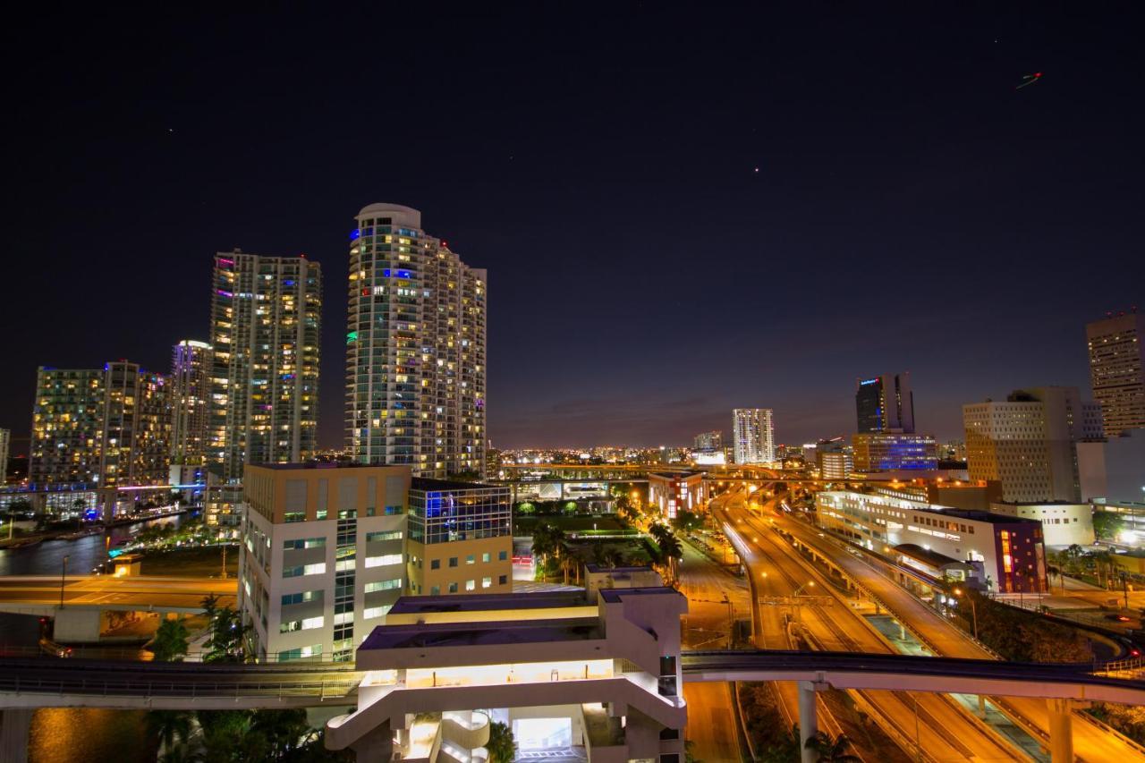 Comfort Inn & Suites Downtown Brickell-Port Of Miami Exterior foto